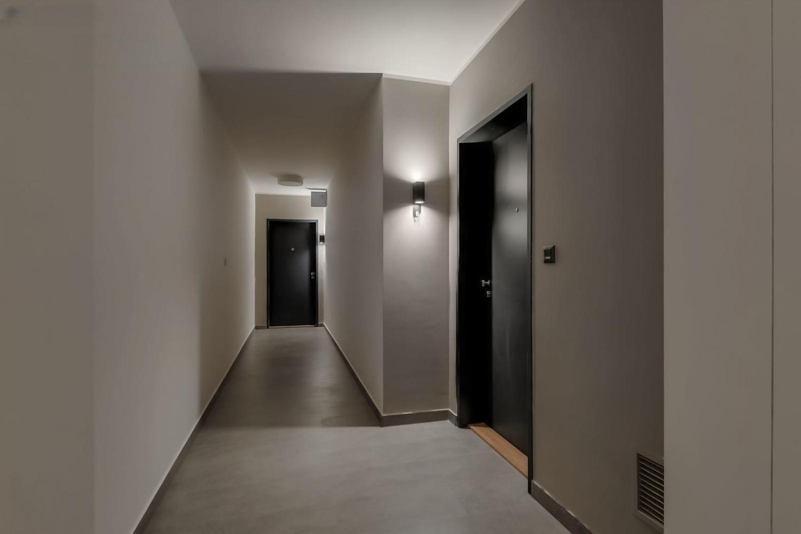 Holesovice Delight: Modern Comfort With A Twist In Prague 7 Exterior photo