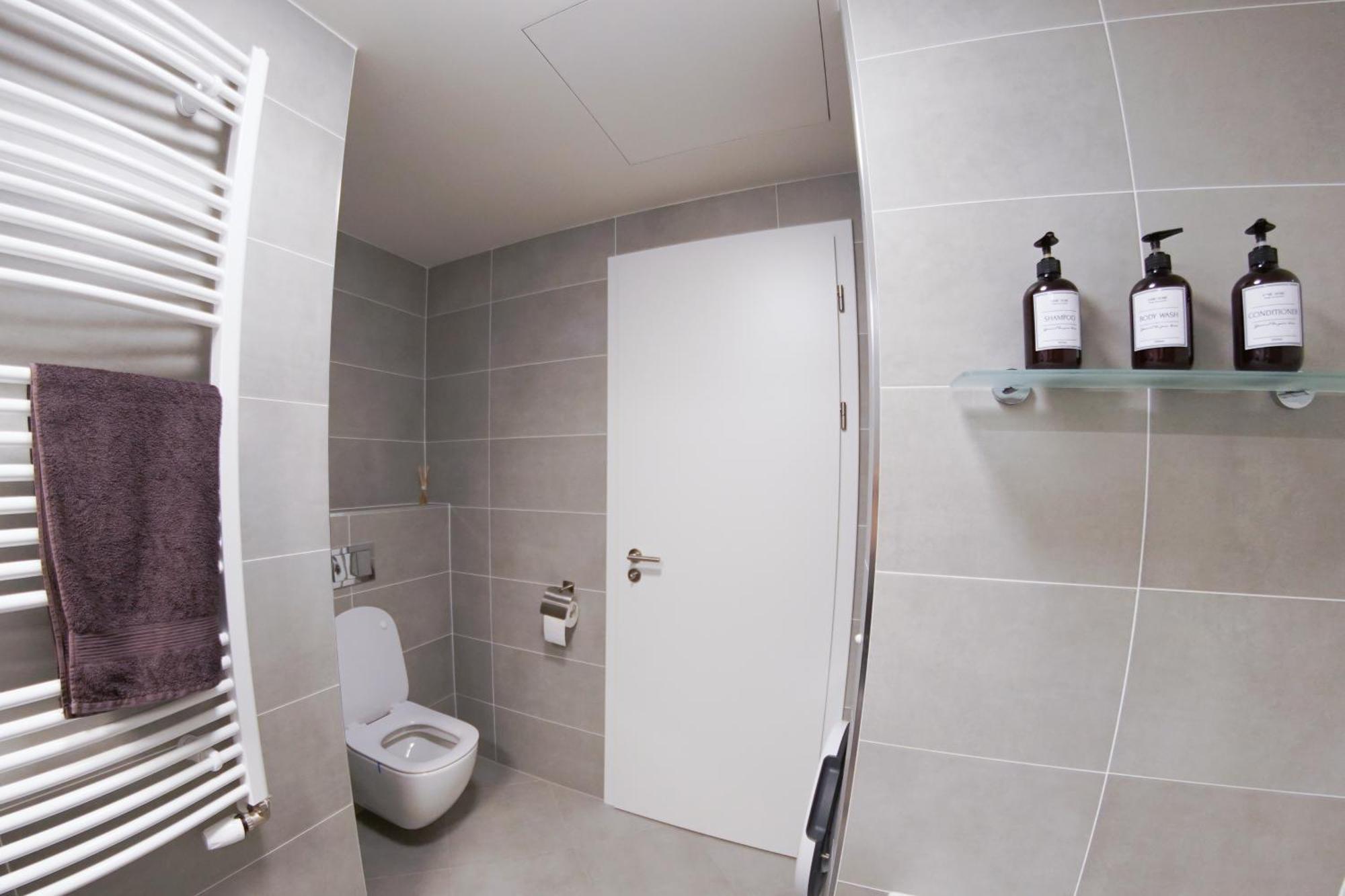 Holesovice Delight: Modern Comfort With A Twist In Prague 7 Exterior photo