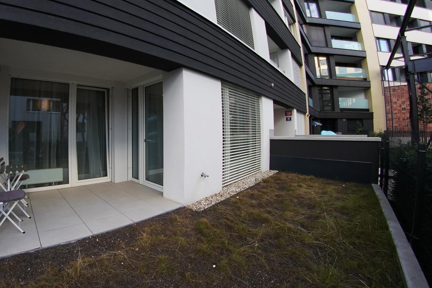 Holesovice Delight: Modern Comfort With A Twist In Prague 7 Exterior photo